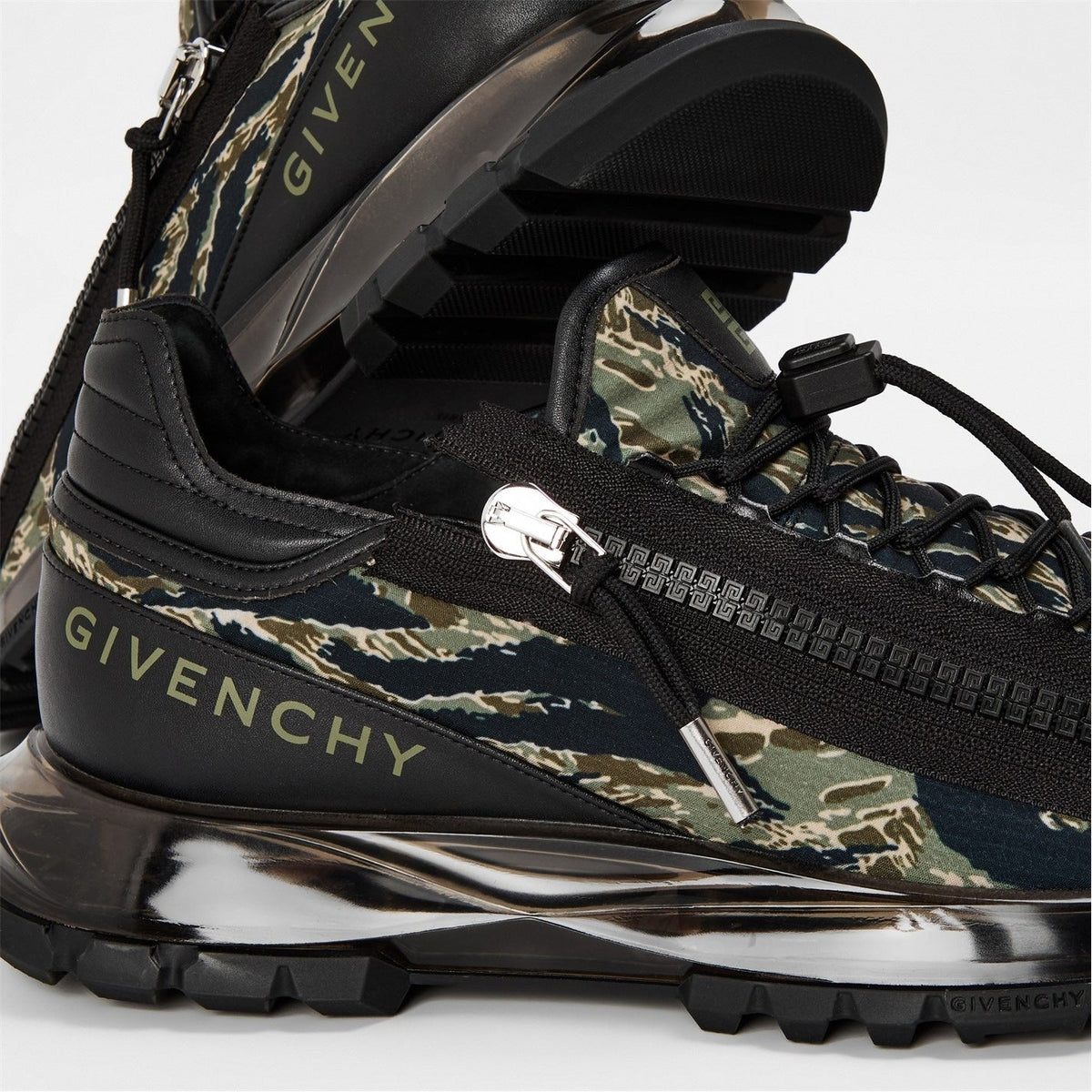GIV Spectre Zipped Runners