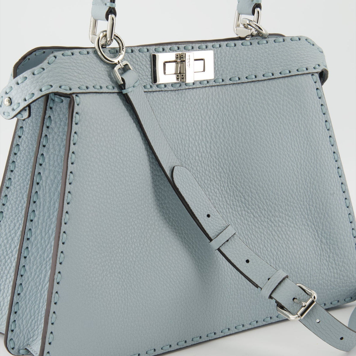 Peekaboo Soft Medium – Light Blue