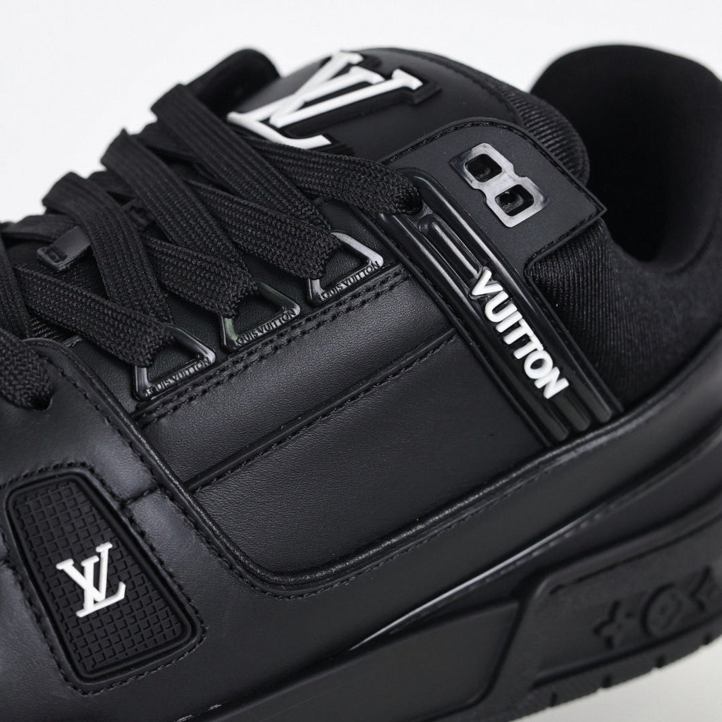 Trainer Sneaker in Black Leather