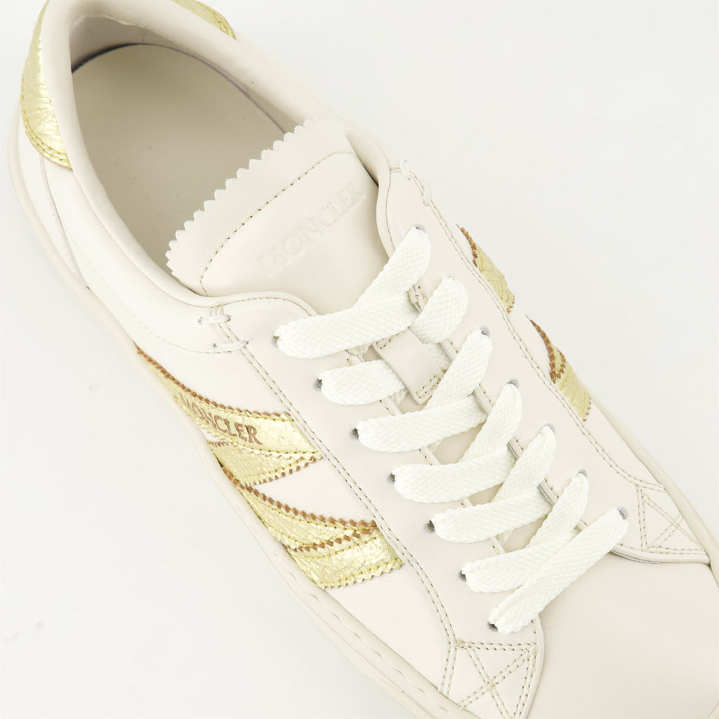 Low-Top Sneakers – White & Gold