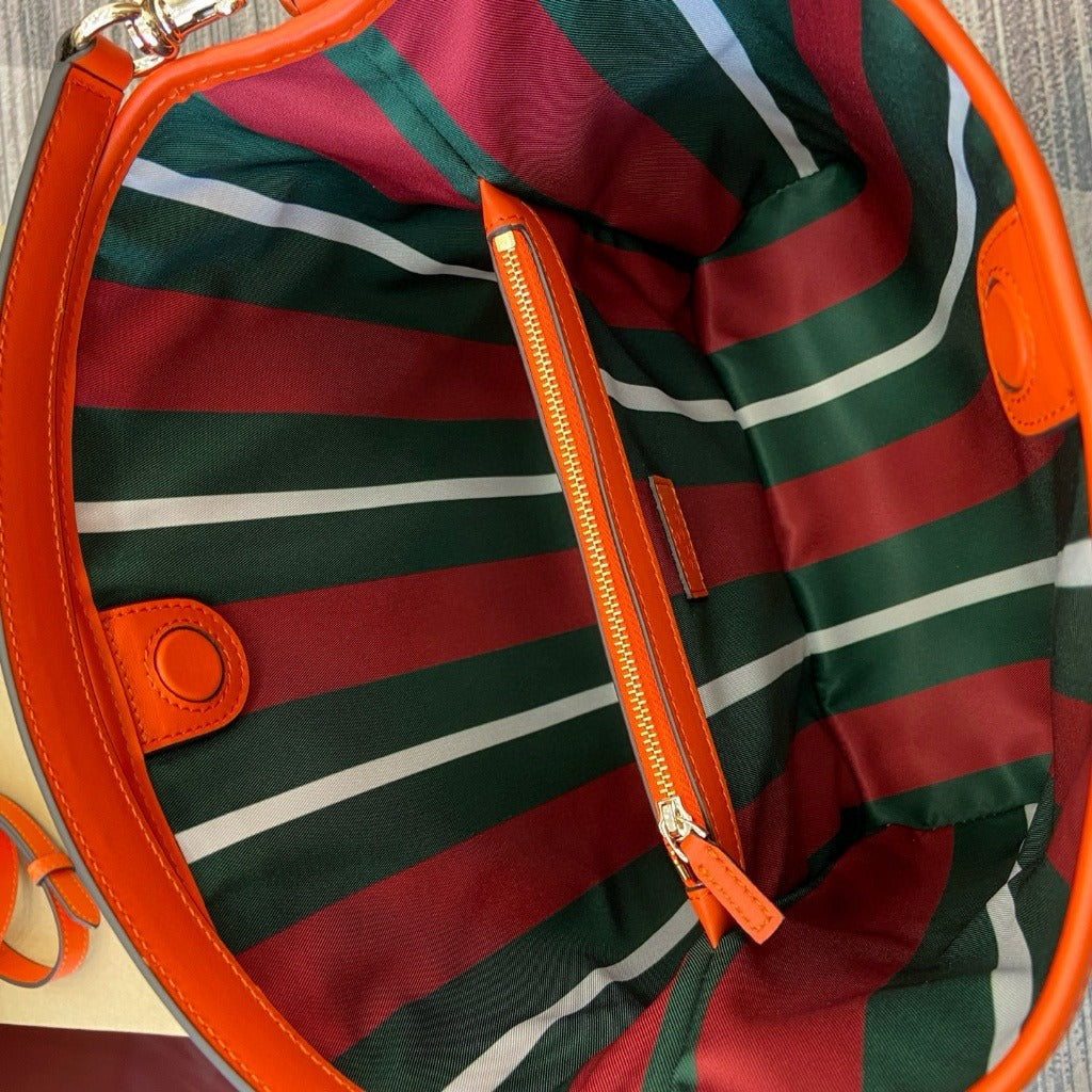Gucci – Medium Bucket Bag With Gg Emblem