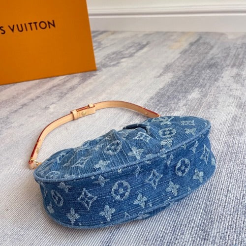 Louis Vuitton Handbag In Monogram Denim