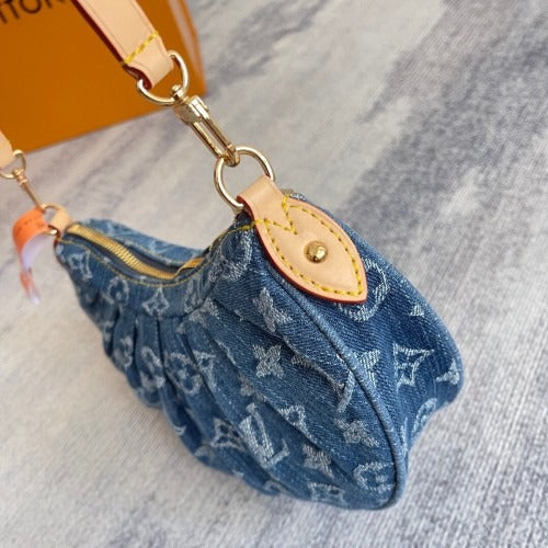 Louis Vuitton Handbag In Monogram Denim