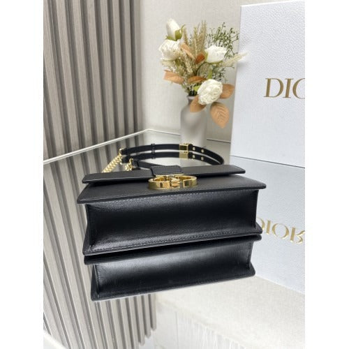 Dior 30 Montaigne East-west Bag With Chain